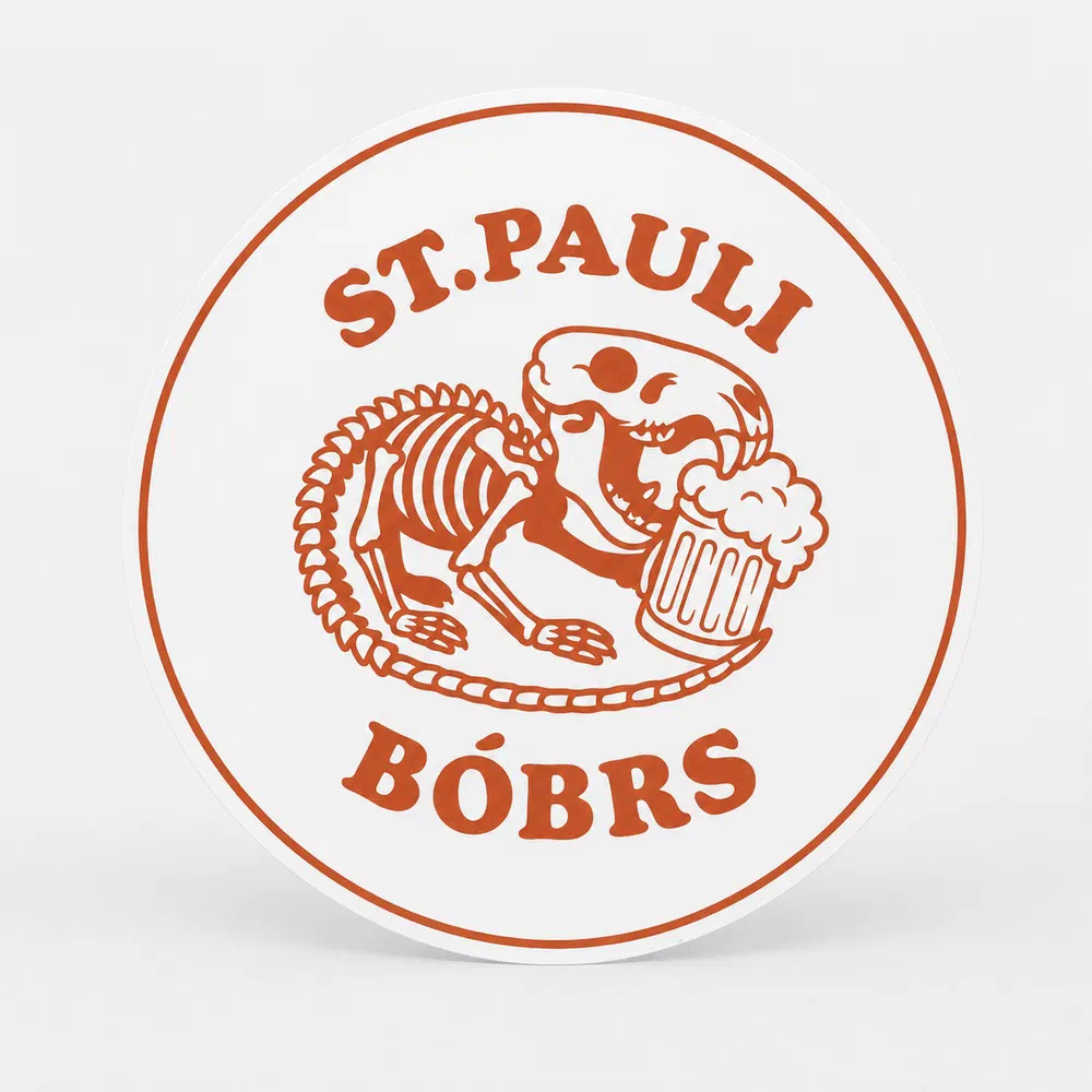 Runder Aufkleber: Biberskelett mit Bierkrug, umlaufend die Schrift St. Pauli Bóbrs